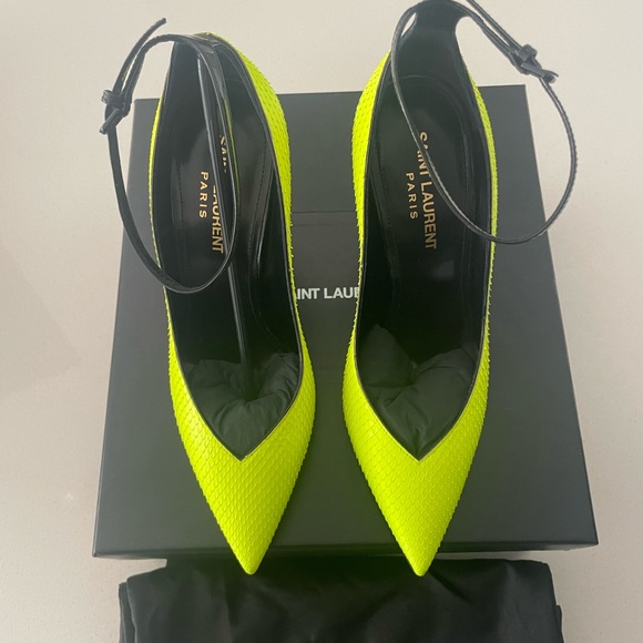 Saint Laurent Python Pumps - Picture 5 of 8